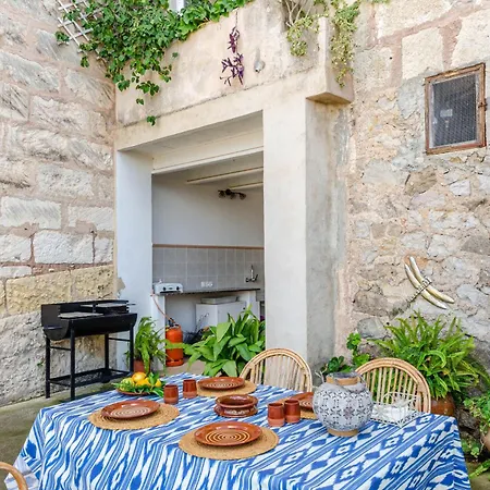 Yourhouse Cas Forner *